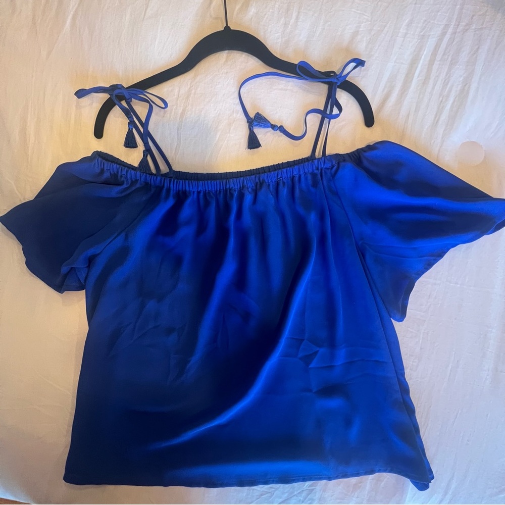 j Crew top - can be worn on or off the shoulders